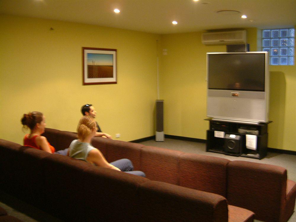 Base Brisbane Embassy Hostel Buitenkant foto
